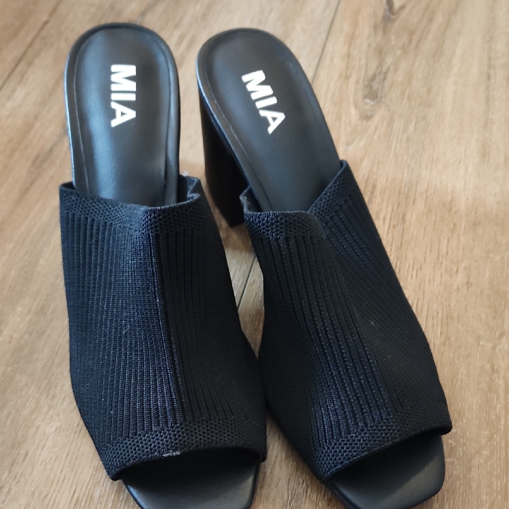 MIA hilary neverworn Black Heeled Mules